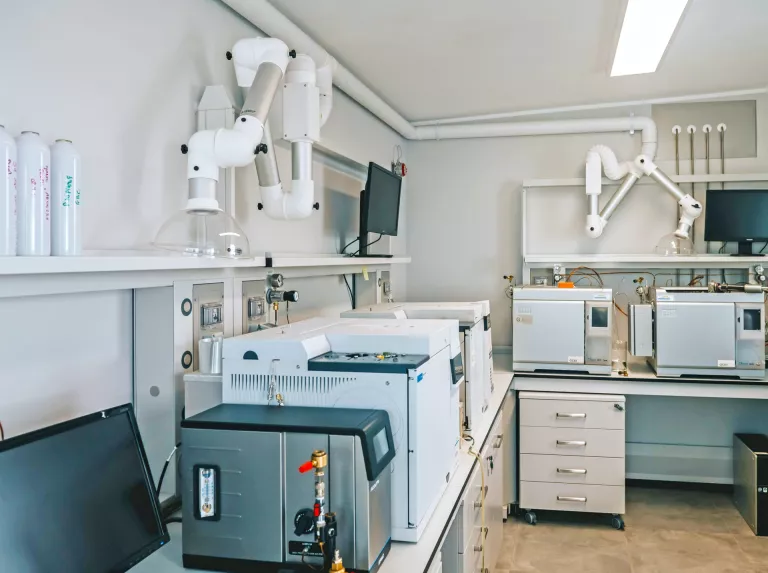 All GTS plants have an analysis laboratory to guarantee the quality of technical gases for your company. Contact us for your order!